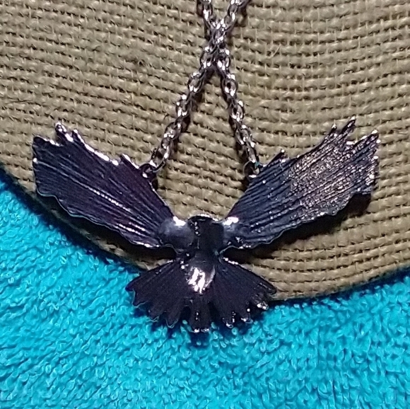 Silvertone owl necklace - Picture 5 of 6